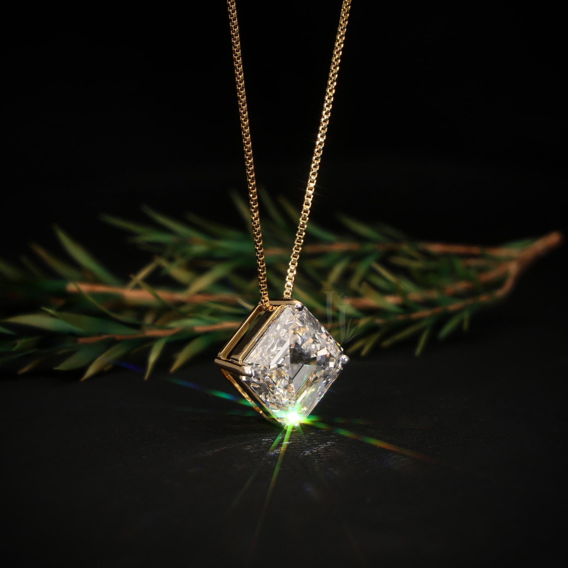 Vera Asscher Solitaire Pendant — view 2