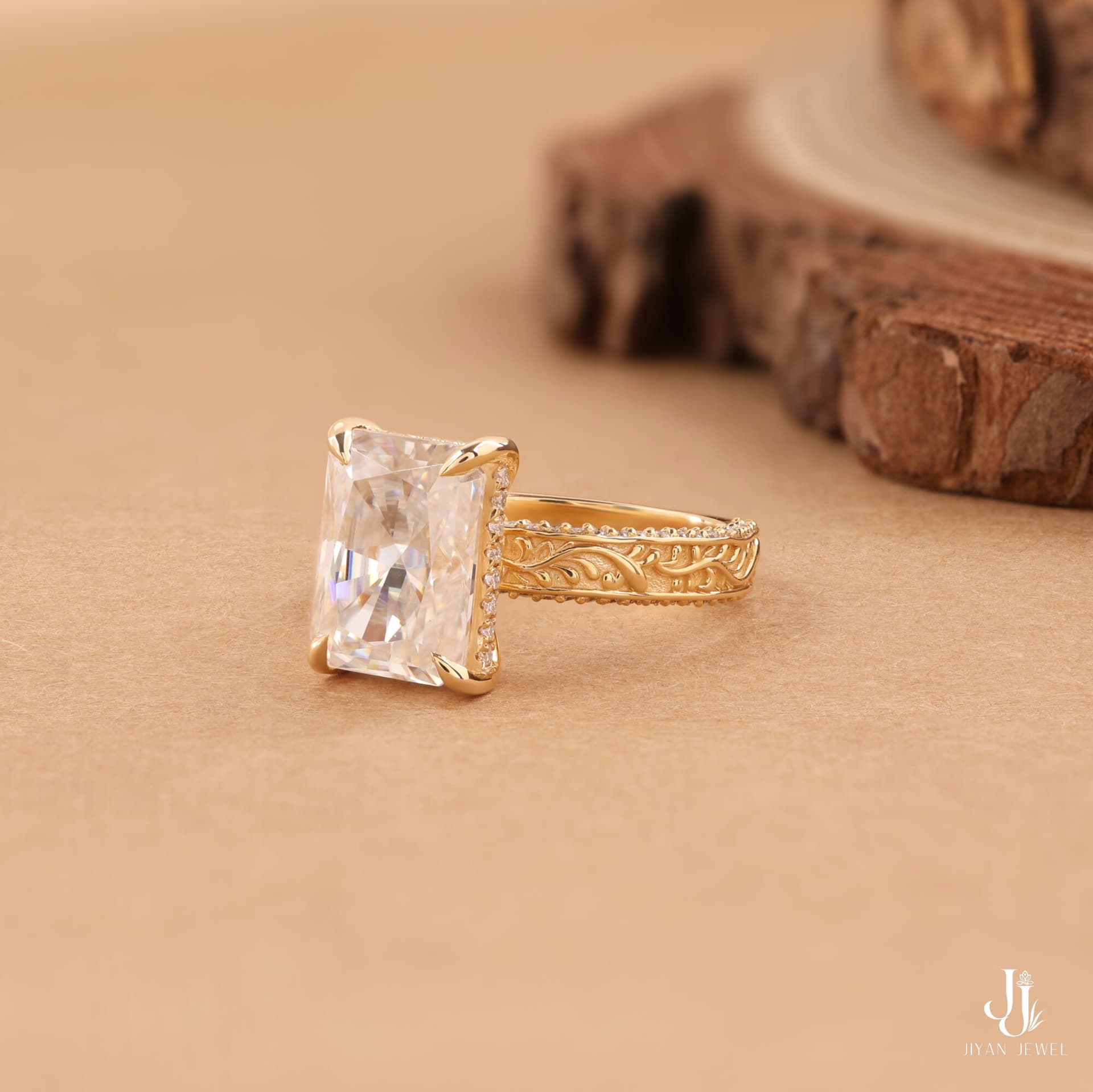 Florentine Radiant Solitaire — 14K Yellow Gold, view 3