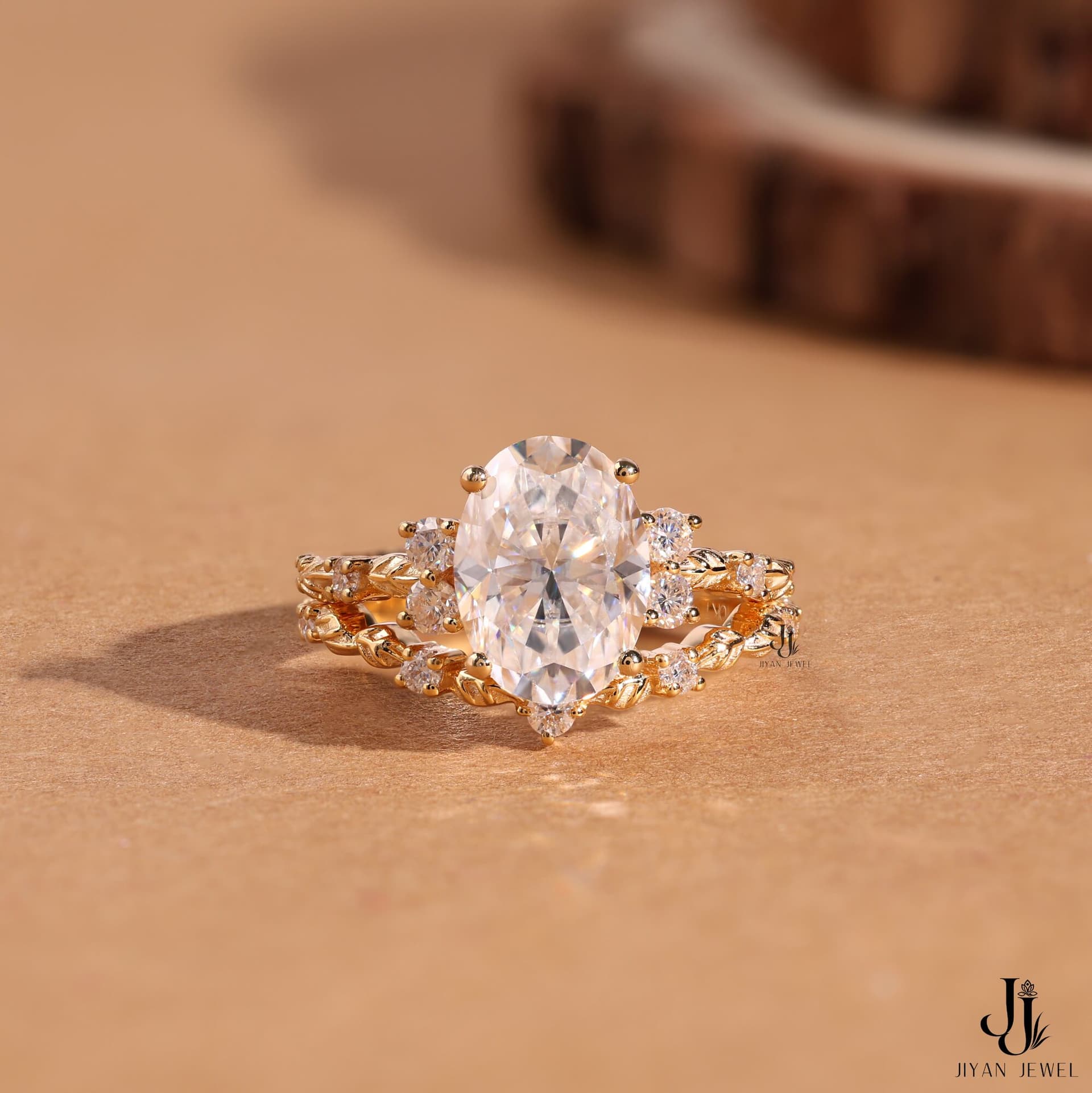 Willow Oval Vine Ring — 14K Yellow Gold, view 1