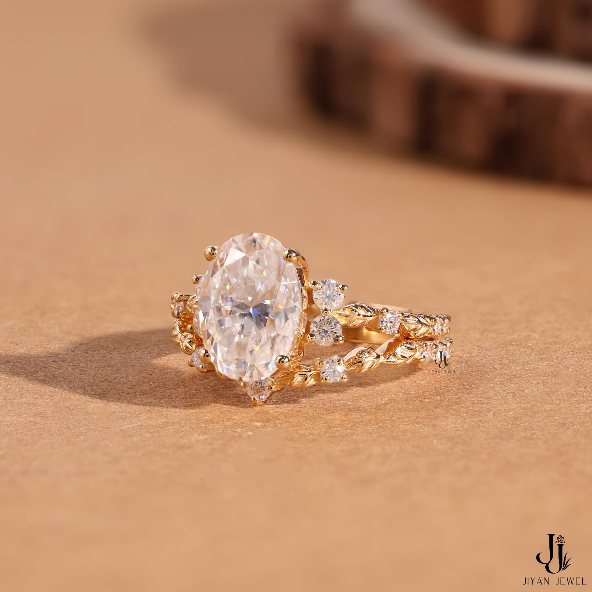 Willow Oval Vine Ring — 14K Yellow Gold, view 2
